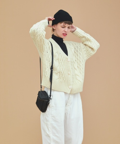 EDIT Gris(エディットグリ)の「ケーブルショートカーディガン(カーディガン/ボレロ・レディース・ブラック/レッド/ブルー/アイボリー・FREE)」の18枚目の写真