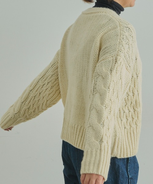 EDIT Gris(エディットグリ)の「ケーブルショートカーディガン(カーディガン/ボレロ・レディース・ブラック/レッド/ブルー/アイボリー・FREE)」の22枚目の写真