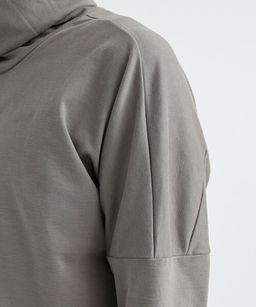 ATTACHMENT（アタッチメント）の「STUDIOUS別注　COOLMAX SMOOTH CLOTH WIDE HIGHNECK L/S TEE（Tシャツ/カットソー・メンズ・ライトベージュ/ブラック/ダークグレー・2/1）」の21枚目の写真