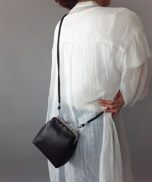 thank U more（サンキューモア）の「レザー がま口 ショルダーバッグ（ショルダーバッグ・レディース・ブラック/ブラウン・FREE）」の6枚目の写真