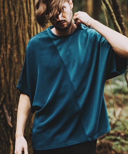 NO ID.(ノーアイディ)の「mt8167-チェンジングドルマンスリーブBIG-T Tシャツ(Tシャツ/カットソー・メンズ・ブルー/ホワイト/ブラック/ブルーグリーン/ライトベージュ・ONE SIZE)」の8枚目の写真
