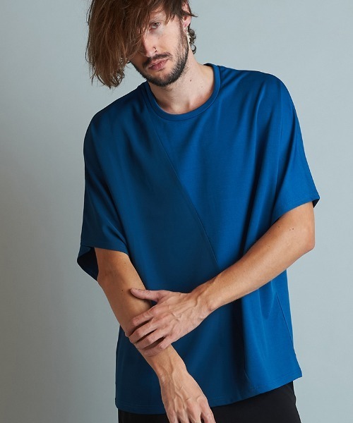 NO ID.(ノーアイディ)の「mt8167-チェンジングドルマンスリーブBIG-T Tシャツ(Tシャツ/カットソー・メンズ・ブルー/ホワイト/ブラック/ブルーグリーン/ライトベージュ・ONE SIZE)」の16枚目の写真