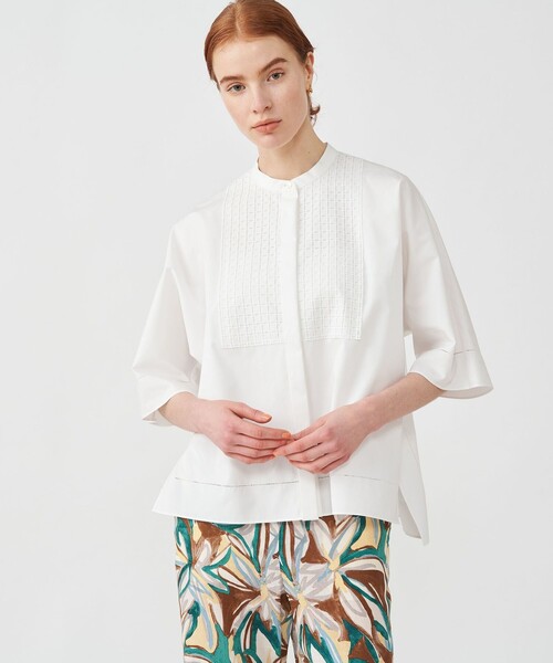 TOMORROWLAND （トゥモローランド）の「スクエアエンブロイダリー ヨークエンブロイダリーブラウス（シャツ/ブラウス・レディース・ホワイト/ブラック・36）」の2枚目の写真