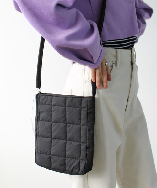GeeRA（ジーラ）の「パテッドキルティングミニショルダー（ショルダーバッグ・レディース・アイボリー/ブラック/ピンク・FREE）」の6枚目の写真