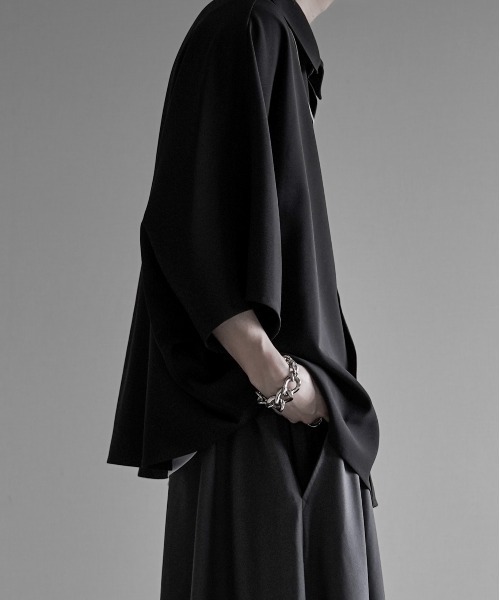 KUUUPY（クーピー）の「Dolman Regular Collar Short-Sleeve Shirt - ドルマンレギュラーカラー半袖シャツ（シャツ/ブラウス・メンズ・ブラック・SMALL/MEDIUM/LARGE）」の4枚目の写真