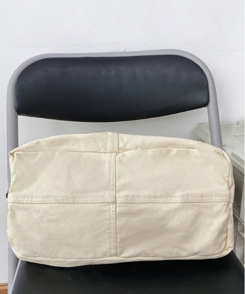 notch.（ノッチ）の「ビッグサイズキャンバスショルダーバッグ（ショルダーバッグ・レディース・ブラック/オフホワイト/オリーブ・ONE SIZE）」の16枚目の写真