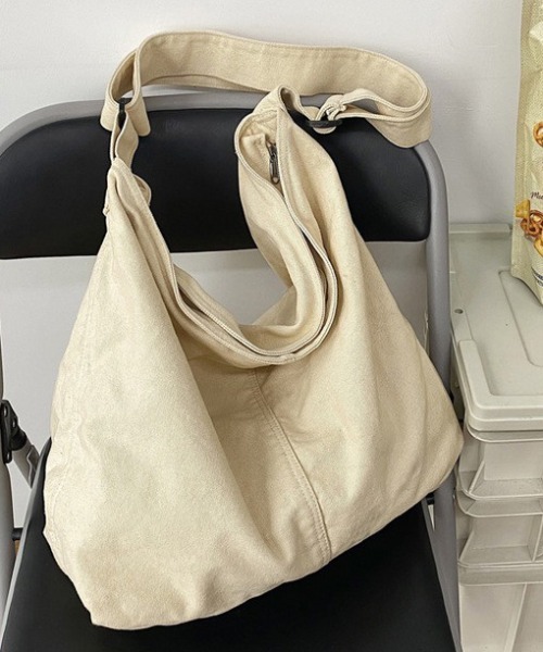 notch.（ノッチ）の「ビッグサイズキャンバスショルダーバッグ（ショルダーバッグ・レディース・ブラック/オフホワイト/オリーブ・ONE SIZE）」の13枚目の写真