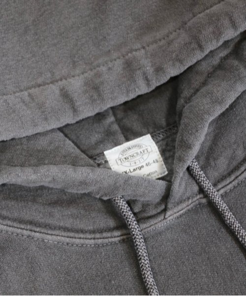TOWNCRAFT（タウンクラフト）の「TOWN CRAFT タウンクラフト / PIGMENT PULL HOODIE　スウェットパーカー（スウェット・メンズ・ベージュ/ブラック/ネイビー/スモークピンク/ブルーグレー/パープル/グリーン・LARGE/XX-LARGE/MEDIUM/X-LARGE）」の9枚目の写真