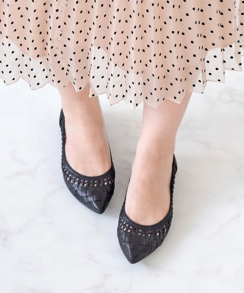 Bridget Birkin（ブリジットバーキン）の「【Bridget Birkin】編み込みフラットシューズ(531502)（パンプス・レディース・ブラック/ピンク/シルバー・22.5/23/23.5/24/24.5）」の2枚目の写真