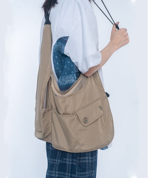 NEW GENTLEMAN(ニュージェントルマン)の「デルタ ビッグベスト(ベスト・メンズ・ブラック/ベージュ・M/L)」の5枚目の写真