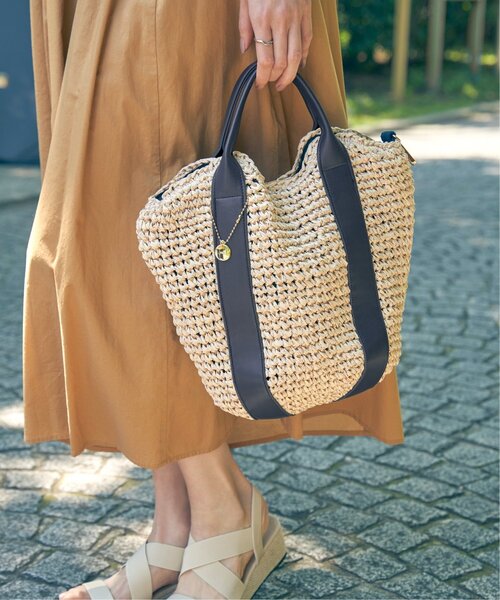 ikka（イッカ）の「雑材カラー持ち手2WAYバッグ（ショルダーバッグ・レディース・オフホワイト/ブラック/ネイビー/イエロー・FREE）」の19枚目の写真