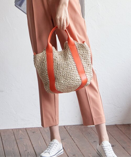 ikka（イッカ）の「雑材カラー持ち手2WAYバッグ（ショルダーバッグ・レディース・オフホワイト/ブラック/ネイビー/イエロー・FREE）」の2枚目の写真