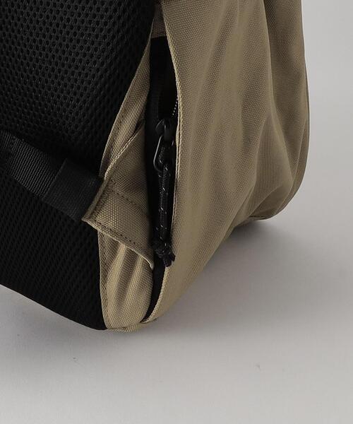 THE NORTH FACE(ザノースフェイス)の「【WEB限定】<THE NORTH FACE> Boulder Daypack ボルダー デイパック(バックパック/リュック・レディース・ブラック/ベージュ・FREE)」の7枚目の写真
