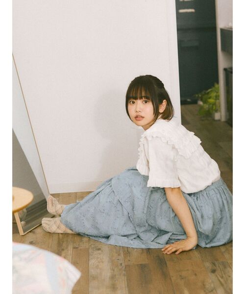 merry jenny（メリージェニー）の「ビッグフリルカラーブラウス（シャツ/ブラウス・レディース・ブラック/ブルー/オフホワイト・FREE）」の12枚目の写真