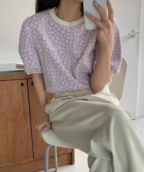 LADY LIKE（レディライク）の「デイジー柄配色トップス（Tシャツ/カットソー・レディース・パープル/ブラック/ブルー・M）」の11枚目の写真