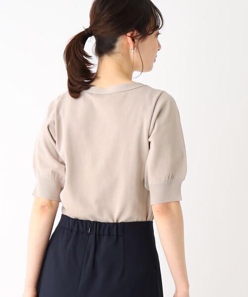 index（インデックス）の「◆フェイクパールスリーブニット【UV/洗濯機洗い可】（ニット/セーター・レディース・ブラック/ライトオレンジ系/イエロー系その他/ホワイト系/ライトグレー・38/40/42/36）」の10枚目の写真