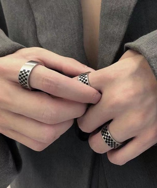 B.R.U（ブル）の「モノクロブロックチェックリング（リング）」 - WEAR