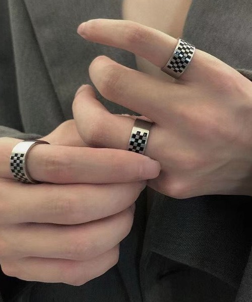 B.R.U（ブル）の「モノクロブロックチェックリング（リング）」 - WEAR