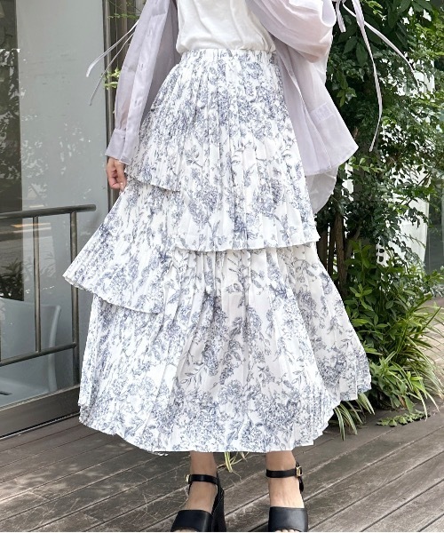 one way（ワンウェイ）の「ジョーゼットアシメプリーツスカート（スカート・レディース・ホワイト/ベージュ/ブラック/ホワイト系その他・FREE）」の2枚目の写真