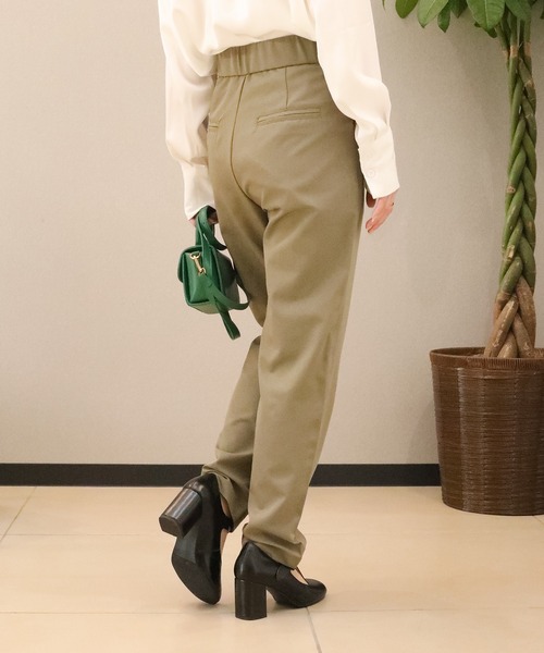 aimoha（アイモハ）の「【aimohaオリジナル】ハイウエスト　タック入りストレッチパンツ（スラックス・レディース・ブルー/カーキ/ネイビー/ライトベージュ/ダークベージュ/ブラック・LARGE/X-LARGE/SMALL/MEDIUM）」の8枚目の写真