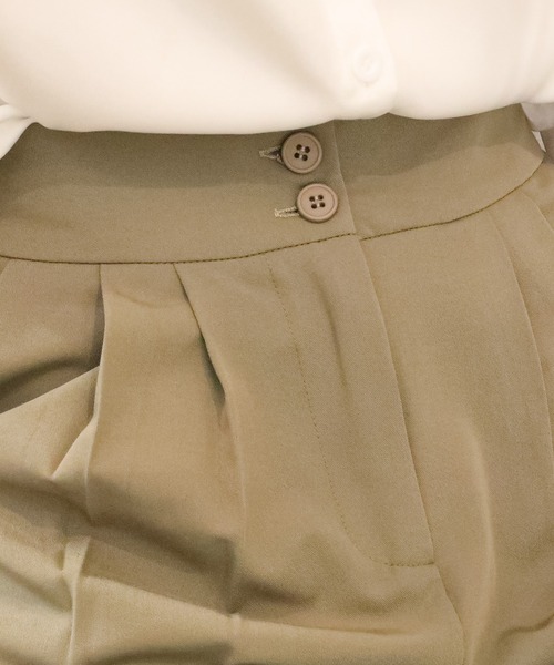 aimoha（アイモハ）の「【aimohaオリジナル】ハイウエスト　タック入りストレッチパンツ（スラックス・レディース・ブルー/カーキ/ネイビー/ライトベージュ/ダークベージュ/ブラック・LARGE/X-LARGE/SMALL/MEDIUM）」の10枚目の写真