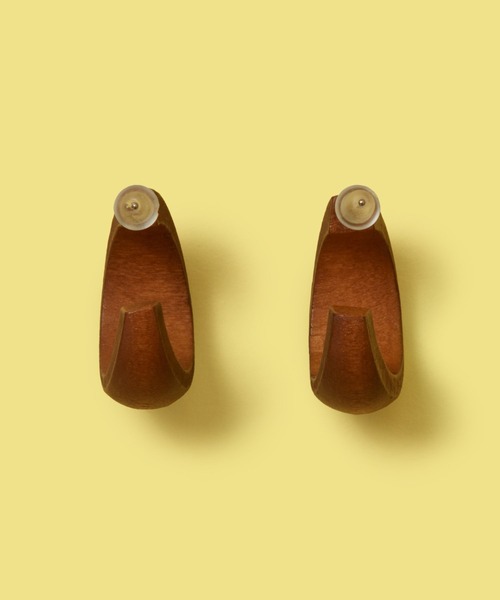 FOREVER 21（フォーエバー トゥエンティーワン）の「ウッドフープピアス（ピアス（両耳用）・レディース・ブルー/ブラウン/ホワイト系その他・FREE）」の5枚目の写真