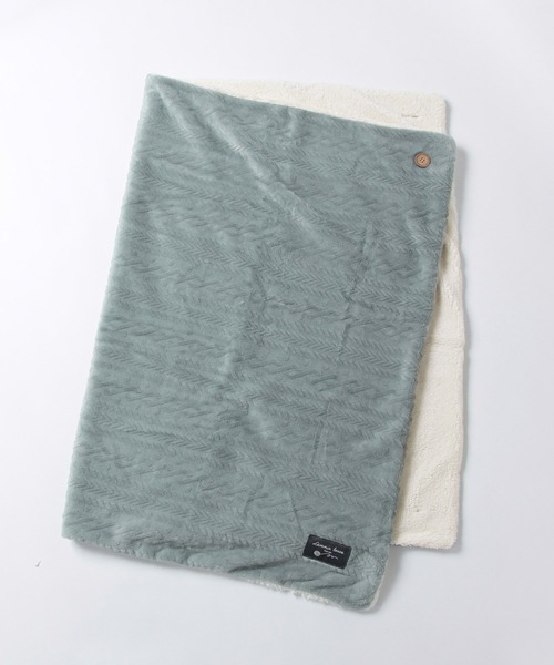 ALTROSE(アルトローズ)の「4WAY ニット編み マイクロ 裏ボア ブランケット S 膝掛け ひざ掛け(ブランケット・レディース・ブルーグリーン/イエロー/モカ/アイボリー・FREE)」の11枚目の写真