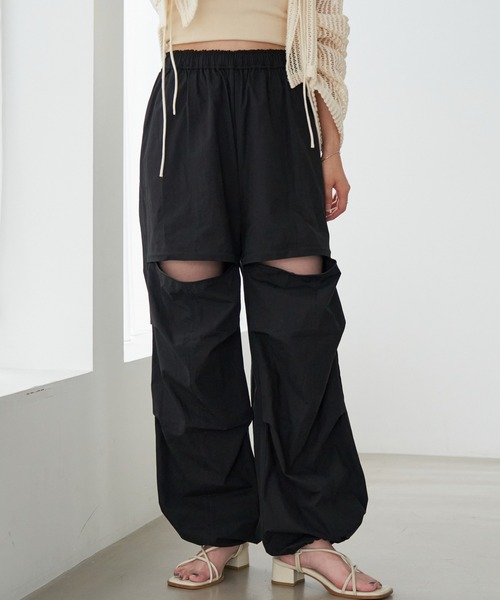 Kastane（カスタネ）の「膝開きパラシュートパンツ（カーゴパンツ・レディース・アイボリー/ブラック・FREE）」の2枚目の写真