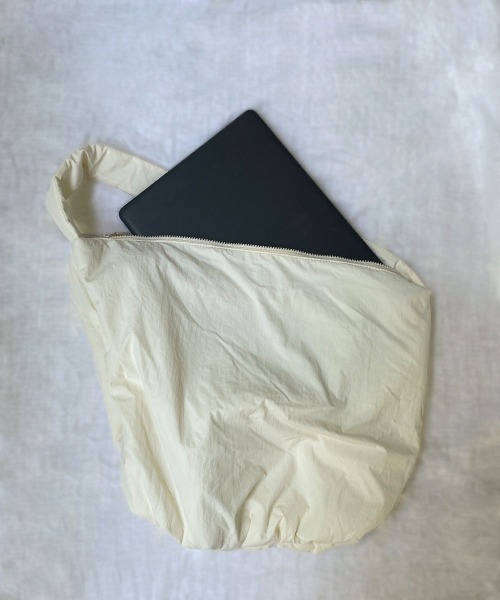 marjour(マージュール)の「PUFFY CROSS BAG(ショルダーバッグ・レディース・アイボリー・FREE)」の12枚目の写真