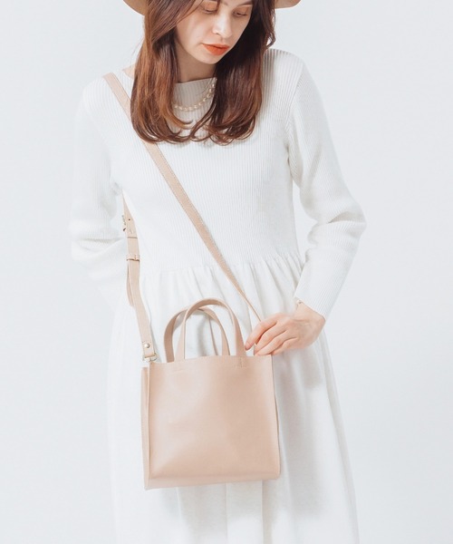 MURA(ムラ)の「PU(合成皮革) スクエア 高見え ショルダーベルト付き ミニ トートショルダー(ショルダーバッグ・レディース・ブラック/グレー/キャメル/ネイビー/ダークブラウン/ベージュ・FREE)」の4枚目の写真