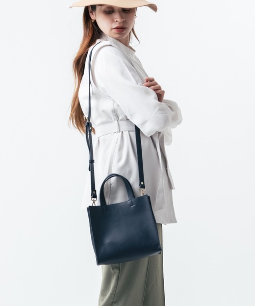 MURA(ムラ)の「PU(合成皮革) スクエア 高見え ショルダーベルト付き ミニ トートショルダー(ショルダーバッグ・レディース・ブラック/グレー/キャメル/ネイビー/ダークブラウン/ベージュ・FREE)」の5枚目の写真