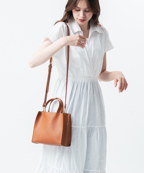 MURA(ムラ)の「PU(合成皮革) スクエア 高見え ショルダーベルト付き ミニ トートショルダー(ショルダーバッグ・レディース・ブラック/グレー/キャメル/ネイビー/ダークブラウン/ベージュ・FREE)」の6枚目の写真