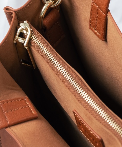 MURA(ムラ)の「PU(合成皮革) スクエア 高見え ショルダーベルト付き ミニ トートショルダー(ショルダーバッグ・レディース・ブラック/グレー/キャメル/ネイビー/ダークブラウン/ベージュ・FREE)」の15枚目の写真