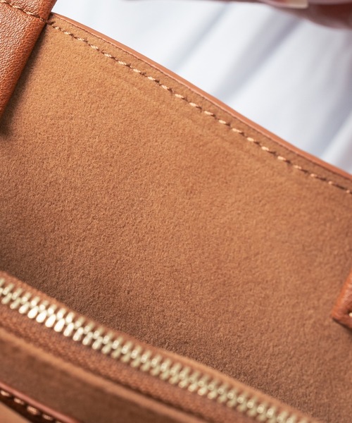 MURA(ムラ)の「PU(合成皮革) スクエア 高見え ショルダーベルト付き ミニ トートショルダー(ショルダーバッグ・レディース・ブラック/グレー/キャメル/ネイビー/ダークブラウン/ベージュ・FREE)」の14枚目の写真