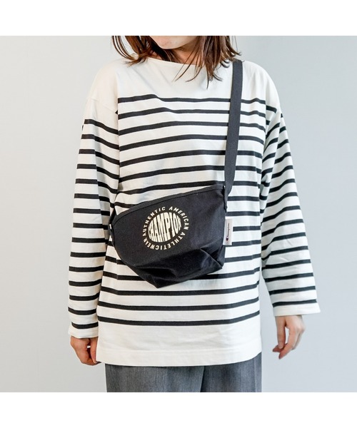 Champion（チャンピオン）の「Champion/チャンピオン デボラ ショルダーバッグ  2L No.63701（ショルダーバッグ・メンズ・ブラウン/ダークグリーン/ブラック/オフホワイト・FREE）」の2枚目の写真