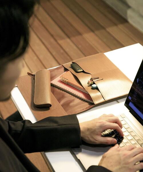 URBAN RESEARCH DOORS（アーバンリサーチドアーズ）の「KOKUYO ME×commpost　フラットケース（その他雑貨・レディース・ホワイト系その他/ブラウン・ONE）」の14枚目の写真