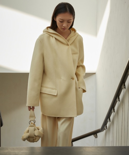 JNBY(ジェーエヌビーワイ)の「Braided Mini Shoulder Bag(ハンドバッグ・レディース・ベージュ/ブラック/ホワイト・ONE SIZE)」の15枚目の写真