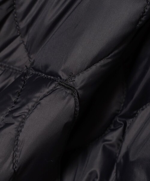 TAION（タイオン）の「TAION / ミリタリー Vネック ダウンベスト（ベスト・メンズ・ブラック/オリーブ・MEDIUM/LARGE）」の6枚目の写真