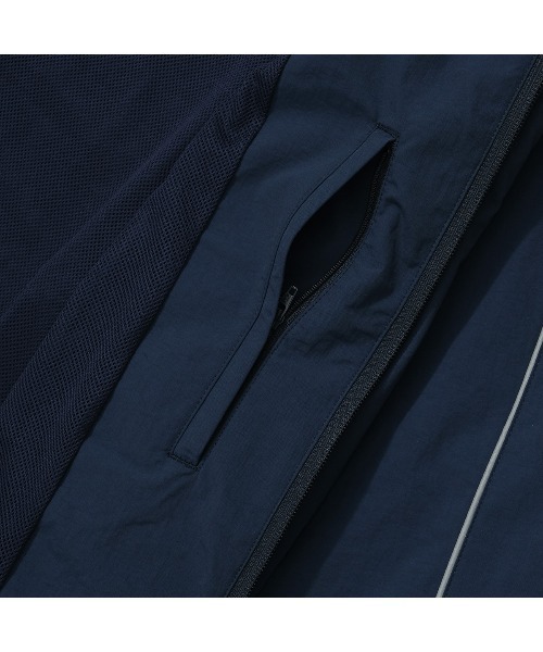 KEBOZ（ケボズ）の「REFLECTOR PIPING NYLON TRACK JACKET（ナイロンジャケット・メンズ・ベージュ/ネイビー/グレー/ブラック・M/L/XL）」の21枚目の写真