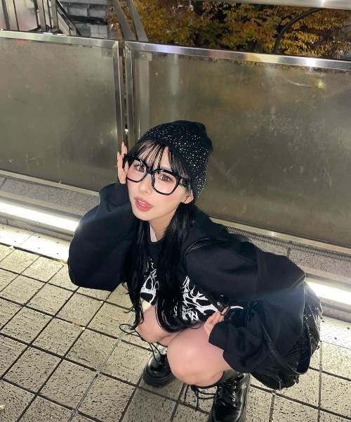 DEVICE（デバイス）の「オーバーサイズ アソート モチーフ クルーネック 裏起毛 スウェット トレーナー（スウェット・レディース・ミックスグレー/ダークブラック/レディッシュグレー・FREE）」の16枚目の写真