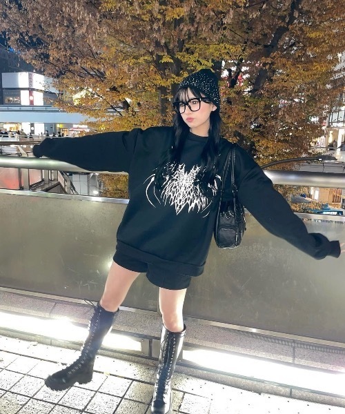 DEVICE（デバイス）の「オーバーサイズ アソート モチーフ クルーネック 裏起毛 スウェット トレーナー（スウェット・レディース・ミックスグレー/ダークブラック/レディッシュグレー・FREE）」の11枚目の写真