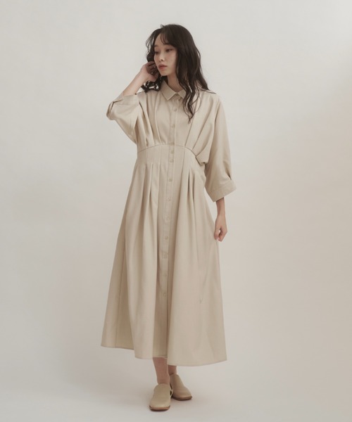 moi tytto（モイテュット）の「ウエストタックデザインシャツワンピース（ワンピース・レディース・グリーン/ブラウン/ベージュ/ナチュラル/チャコールグレー・MEDIUM/SMALL）」の21枚目の写真