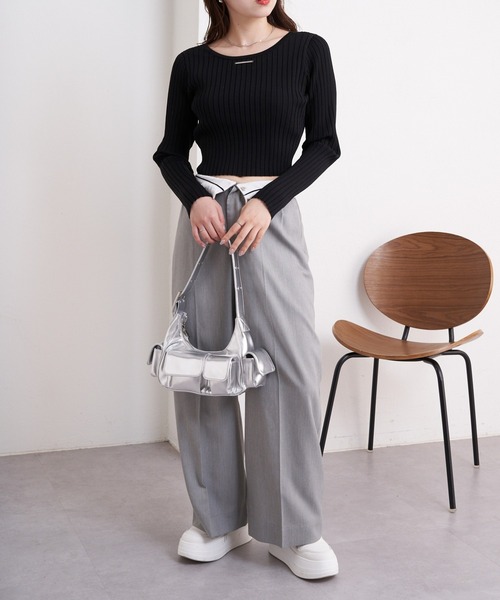 Chico（チコ）の「【2024SS】プレート付バックリボンリブニット（ニット/セーター・レディース・グレー/アイボリー/ブラック/ライトベージュ・FREE）」の5枚目の写真