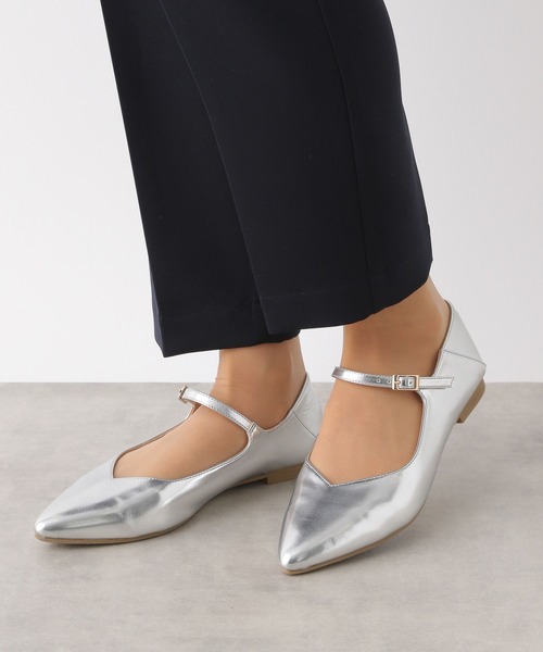 LEPSIM(レプシィム)の「【入卒式/セレモニー】ストラップフラットパンプス 991678(パンプス・レディース・シルバー/ブラック・LARGE/MEDIUM)」の2枚目の写真