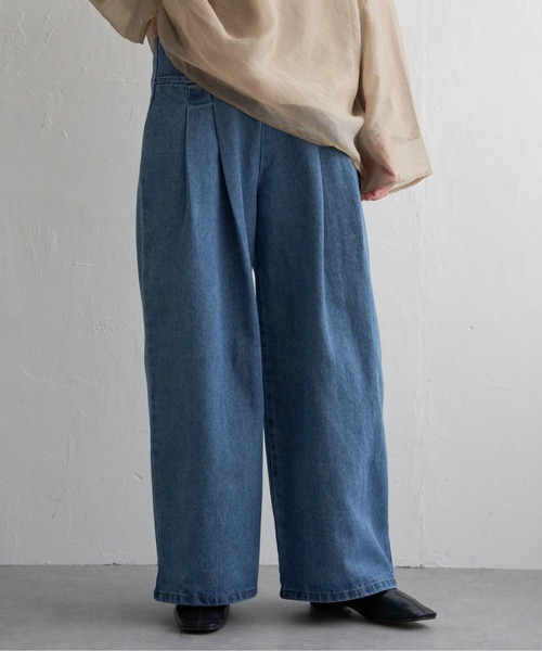 notch.（ノッチ）の「タックデニムパンツ（デニムパンツ・レディース・ブルー系その他/ブルー/ブラック・M）」の2枚目の写真