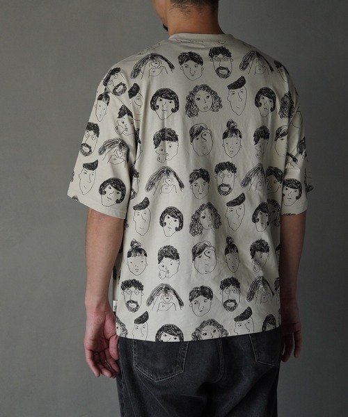 MAKE YOUR DAY(メイクユアデイ)の「いろんな顔総柄半袖Tシャツ■パパサイズ(Tシャツ/カットソー・メンズ・ベージュ/オフホワイト/チャコールグレー・M/L)」の16枚目の写真
