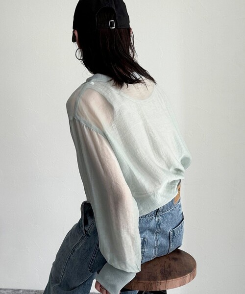 fredy emue（フレディエミュ）の「シアープリントTシャツブラウス（シャツ/ブラウス・レディース・アイボリー/サックスブルー/チャコールグレー・38）」の20枚目の写真