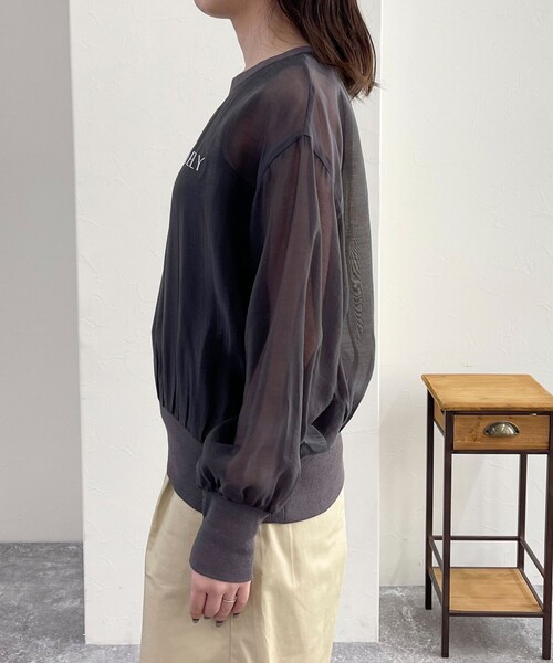 fredy emue（フレディエミュ）の「シアープリントTシャツブラウス（シャツ/ブラウス・レディース・アイボリー/サックスブルー/チャコールグレー・38）」の8枚目の写真