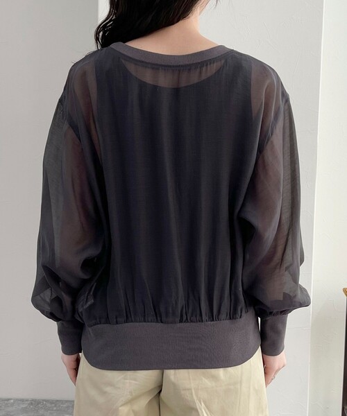 fredy emue（フレディエミュ）の「シアープリントTシャツブラウス（シャツ/ブラウス・レディース・アイボリー/サックスブルー/チャコールグレー・38）」の7枚目の写真