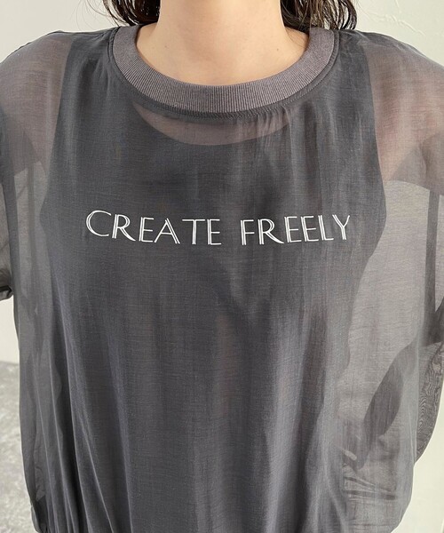 fredy emue（フレディエミュ）の「シアープリントTシャツブラウス（シャツ/ブラウス・レディース・アイボリー/サックスブルー/チャコールグレー・38）」の6枚目の写真